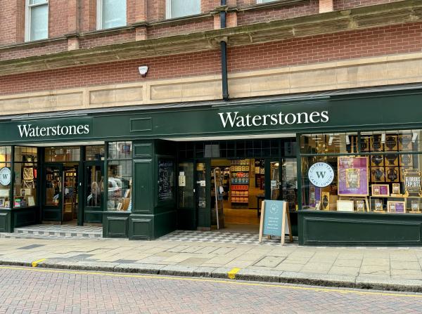 An image of the external street view of Waterstones Leeds