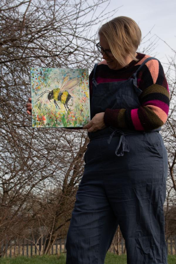 Join me on Saturday 11th January 11-2pm at Pudsey Wellbeing Centre, 23 Robin Lane, Pudsey, LS28 7BR for a fun filled 'How to paint a bee' workshop. This will be a fun, creative session learning how to paint a bee on canvas We will use print making and various mark making techniques to create a fun background and then learn to paint the bee design. Workshop tickets and gift vouchers make the perfect gift for Christmas.