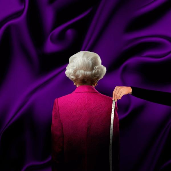 The back of the Queen with a hand dropping a tape measure dropped down the back of her right shoulder.