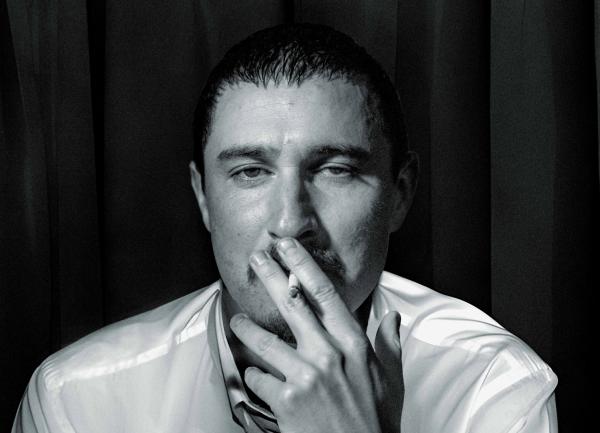 Tom Rosenthal looking like the front of an Arctic Monkey's album cover