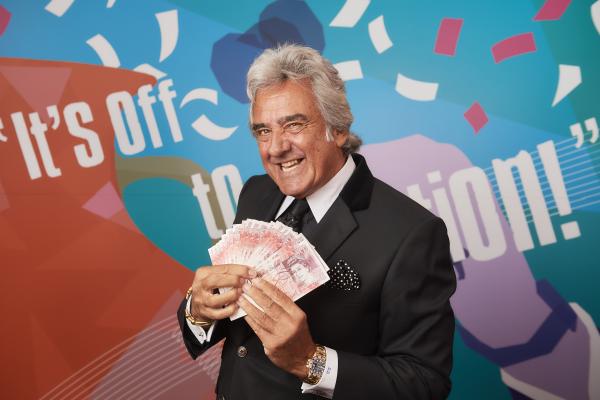 David Dickinson is ready to help you get the Real Deal! 