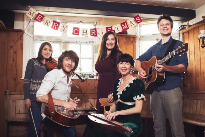 Jade Rhiannon, Katriona Gilmore, Jamie Roberts, Hannah Sanders & Ben Savage with their instruments