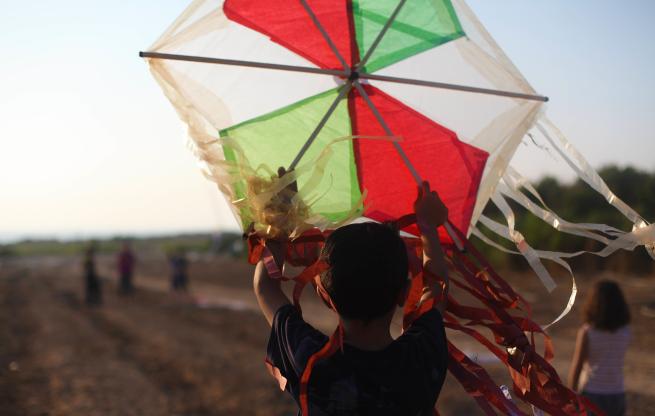 Part of Leeds Palestinian Film Festival People of Gaza Film Series, this triple bill is definately worth seeing!   Exploring Gazan children break the world record for kite-flying to the courage and energy of the Gaza amputees football team.