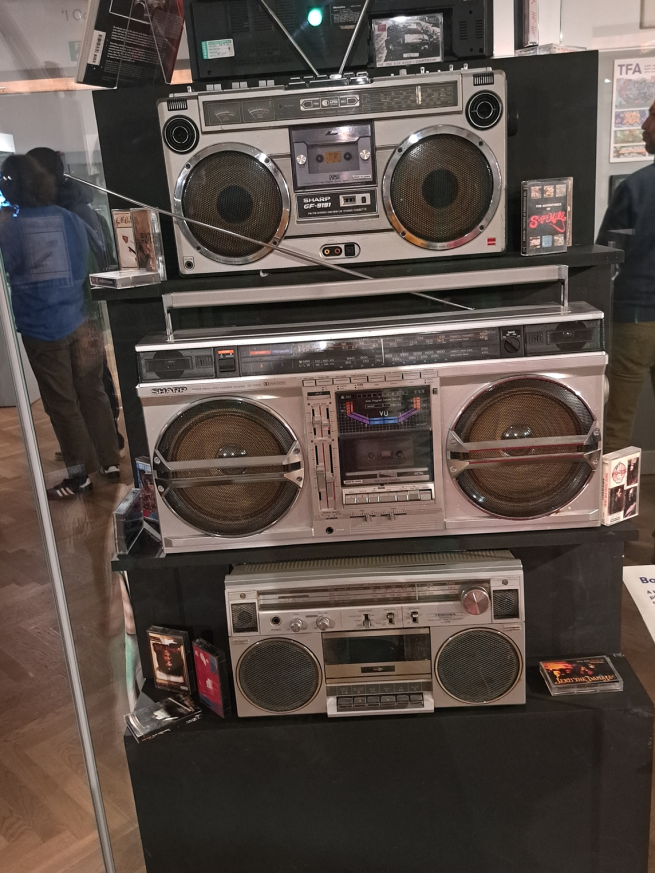 Retro speakers, tape deck 80s sounds ...Hip Hop /Rasta tapes