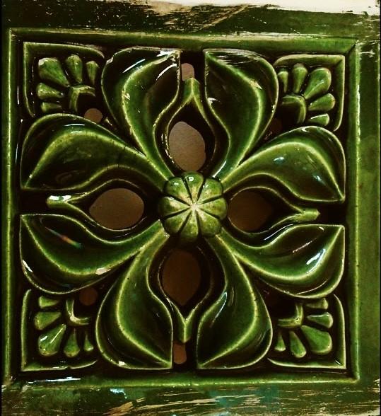 Ornate Green flower tile 