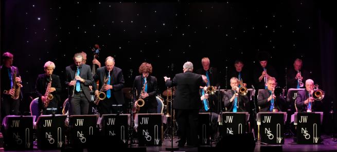 Big Band and singer