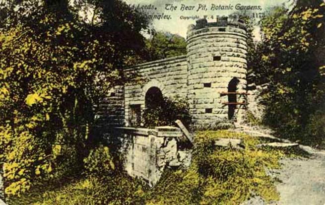 Early 20th century postcard showing the decrepit Bear Pit