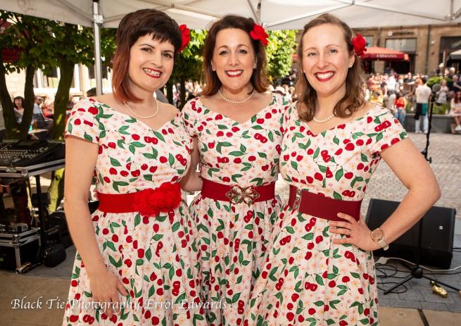 Vocalists Tessa Smith, Kate Peters and Jenny Chamberlain in a group