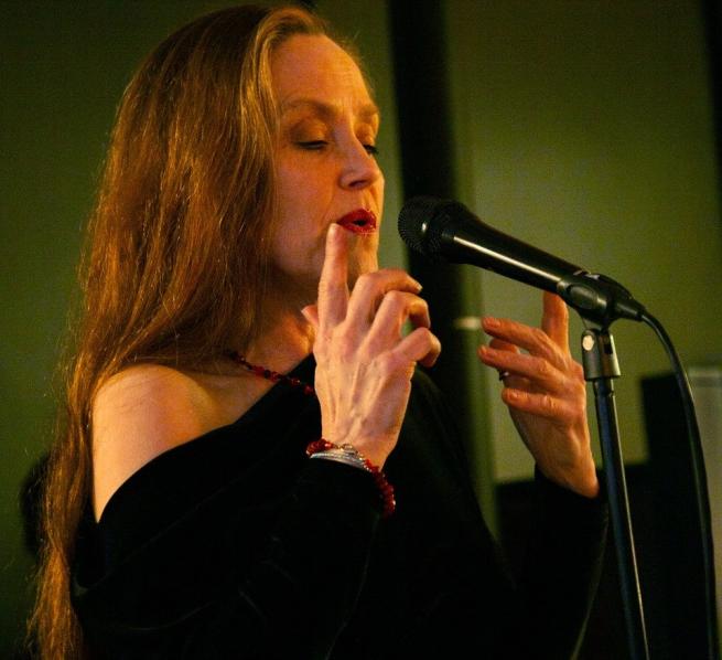 Trish Heenan singing 