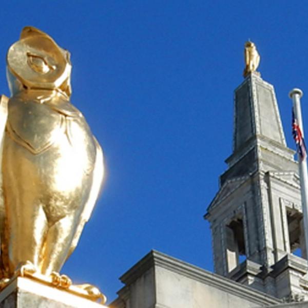 A golden owl at Leeds Civic Hall