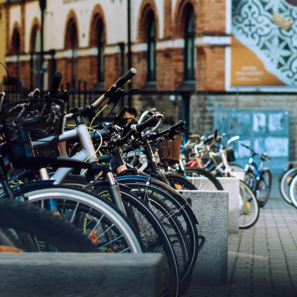 Café Économique: ‘Transport Policy in West Yorkshire’. An online talk by Liz Hunter and Councillor Kim Groves